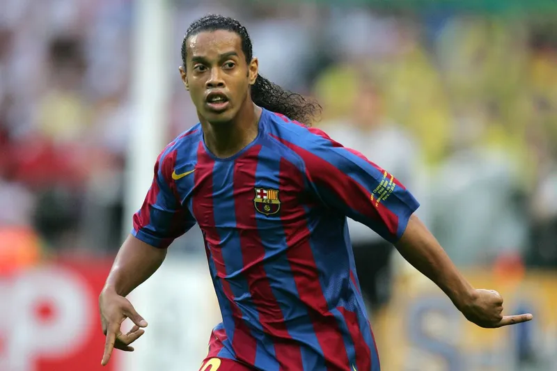 Tiểu sử Ronaldinho 9