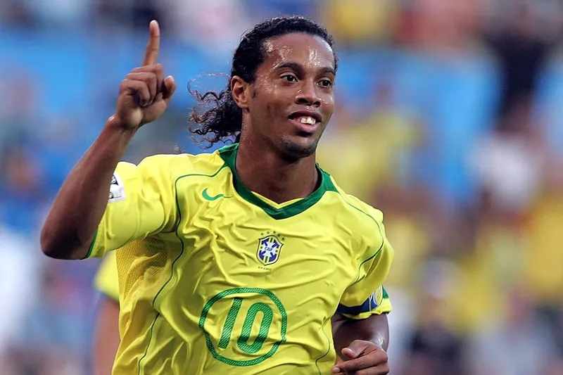 Tiểu sử Ronaldinho 12