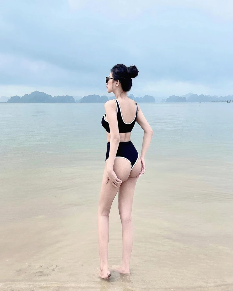 Gái xinh mặc bikini 22