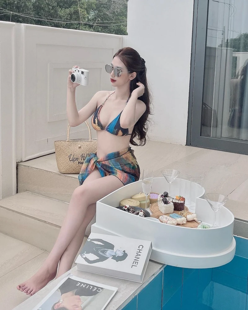 Gái xinh mặc bikini 25