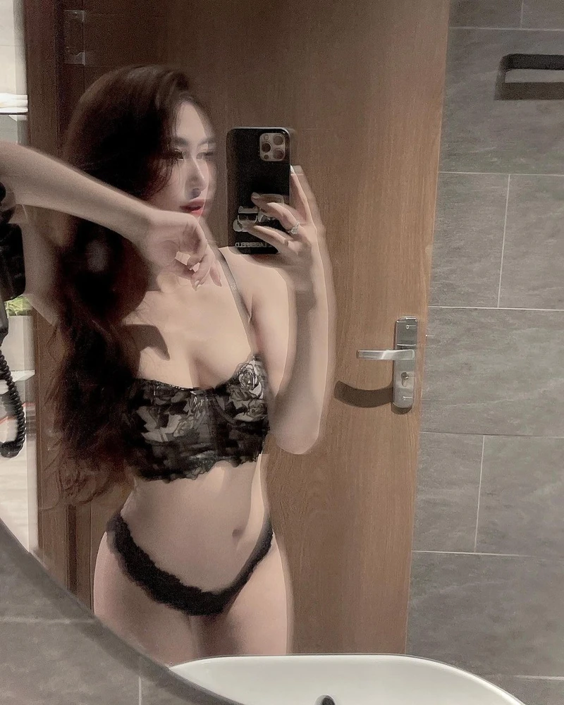 Gái xinh mặc bikini 32