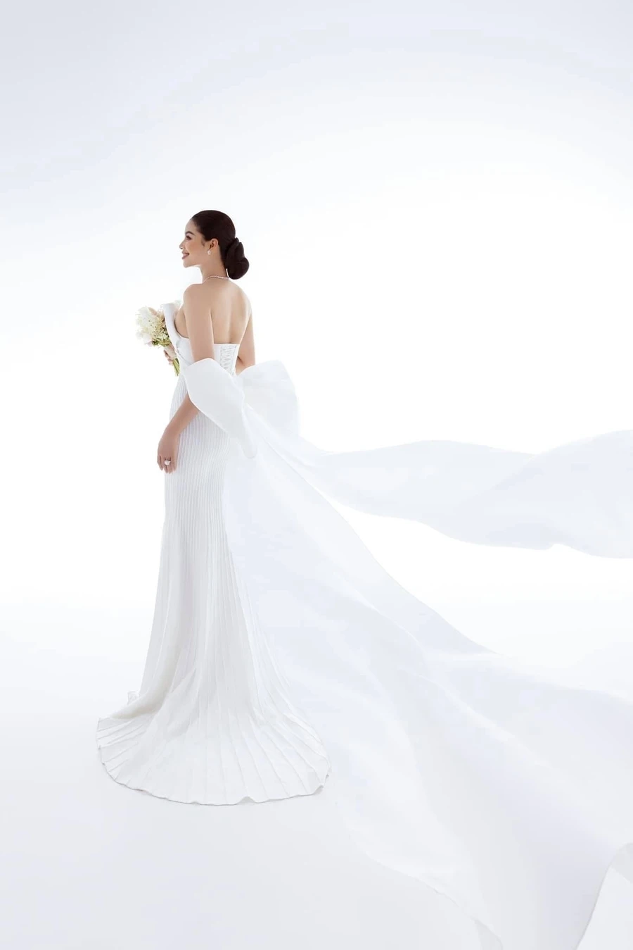 Phạm Hương Thi Hoa Hậu Hoàn Vũ Thế Giới là một dấu mốc quan trọng trong sự nghiệp.