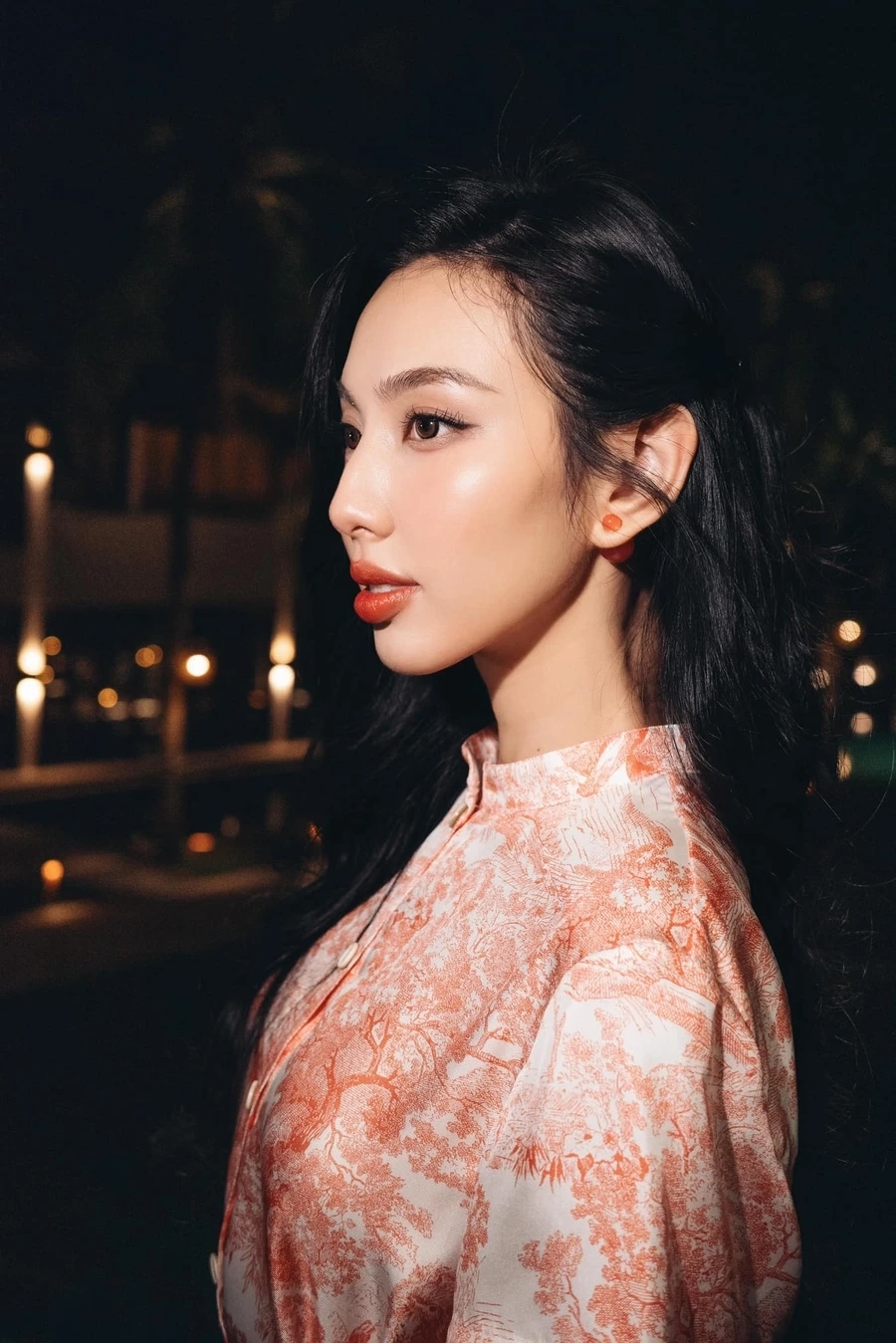 Hoa hậu Hòa bình Thủy Tiên gây ấn tượng mạnh mẽ và làm rạng danh sắc đẹp Việt.