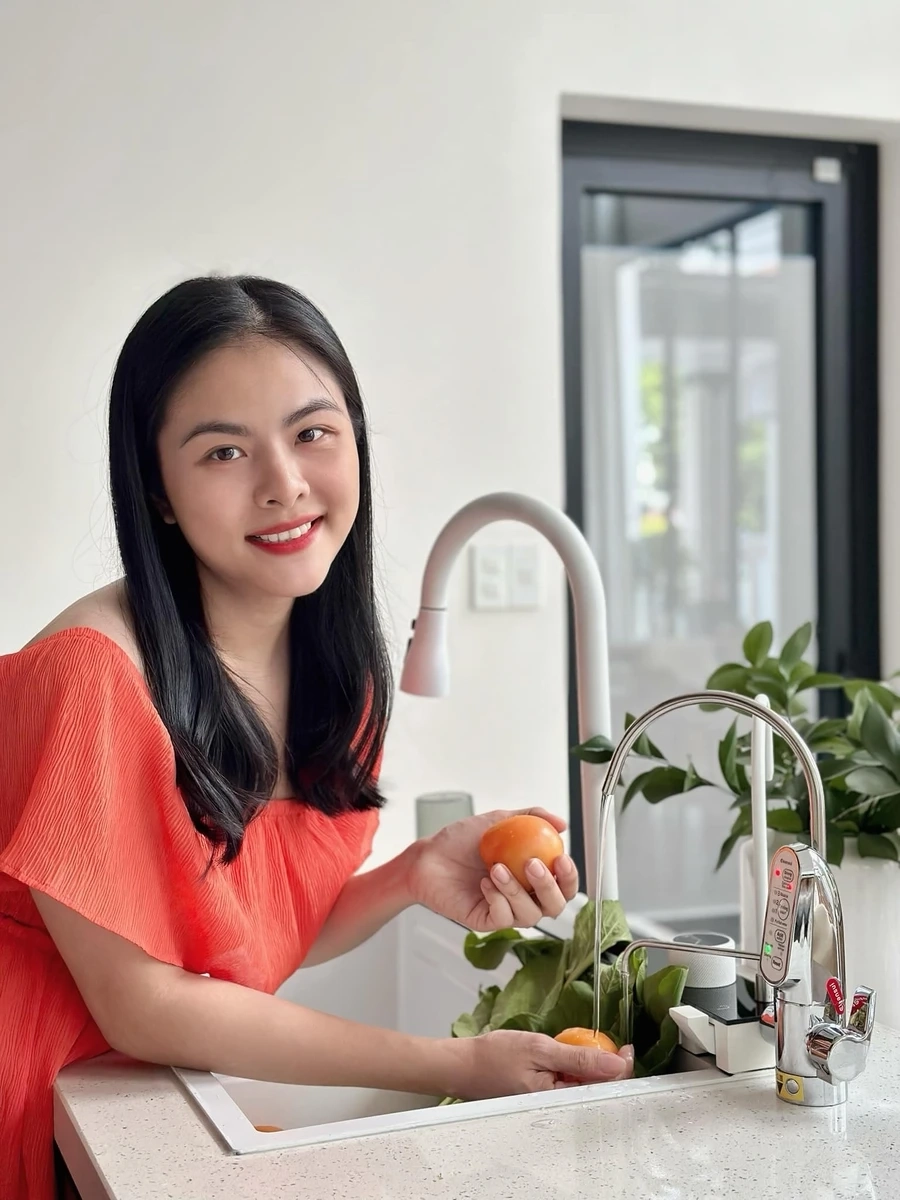 Chồng của Vân Trang luôn ở bên động viên và chia sẻ mọi niềm vui nỗi buồn.