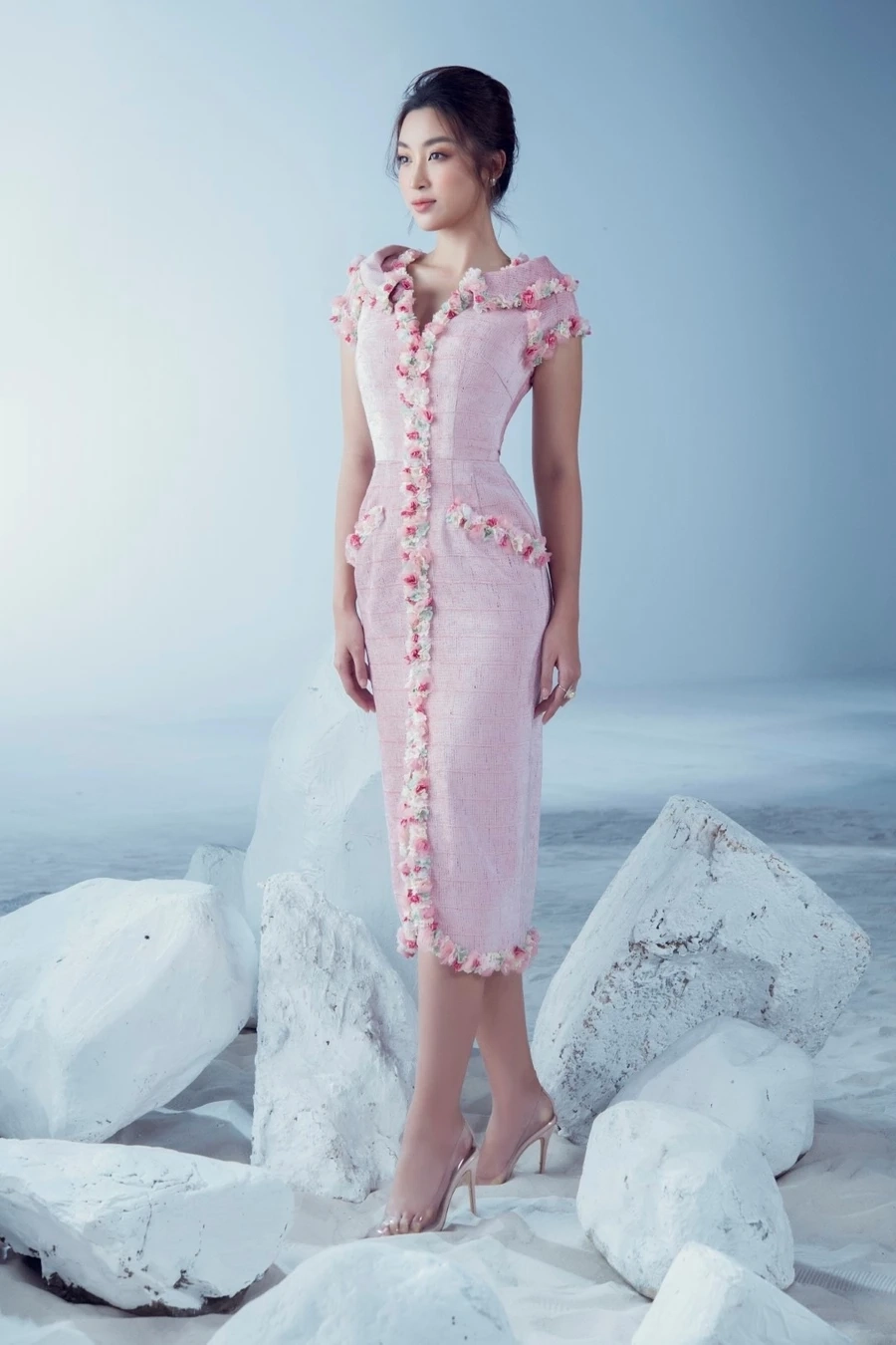 Toàn cảnh đám cưới Hoa hậu Đỗ Mỹ Linh chào đón mọi ánh nhìn với không gian sang trọng.