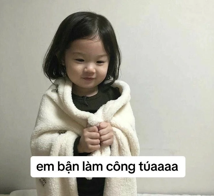 Ảnh chế em bé ho ra trái tim meme đáng yêu và vui nhộn