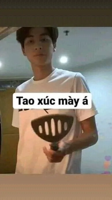 Biểu cảm độc lạ trong meme khóc nhưng cười siêu thú vị