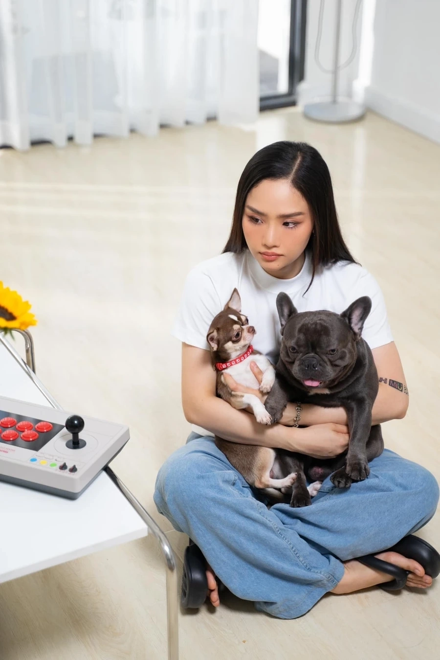 Cùng lắng nghe các bài hát của Miu Lê để cảm nhận sự chân thành trong từng lời ca.