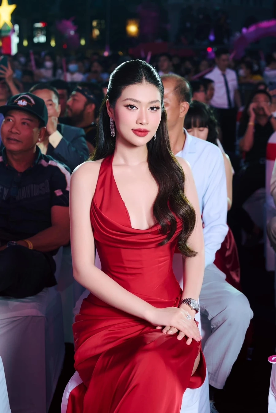 Thiên Ân Đăng Quang là khoảnh khắc không thể quên trong lịch sử sắc đẹp Việt.