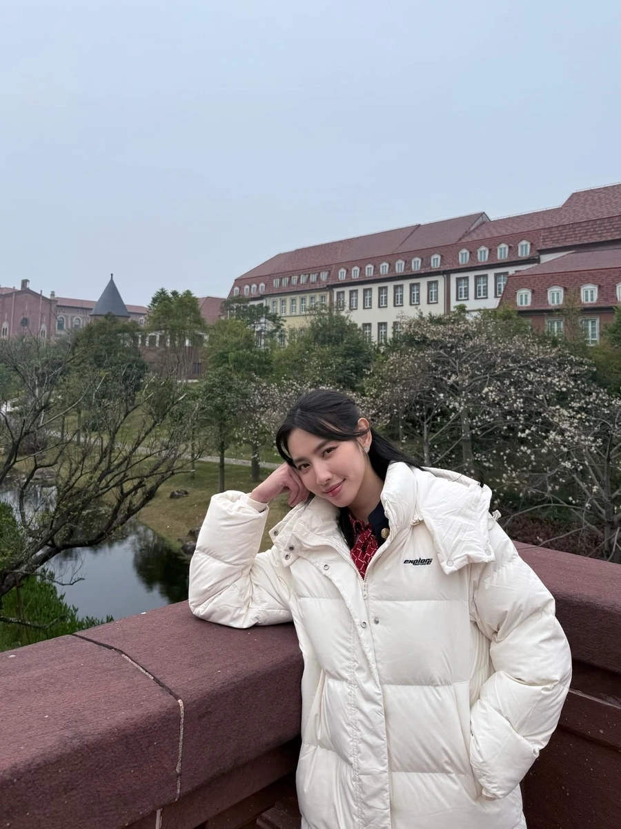 Tiểu sử của Nguyễn Thúc Thùy Tiên là một câu chuyện đầy cảm hứng và nghị lực.