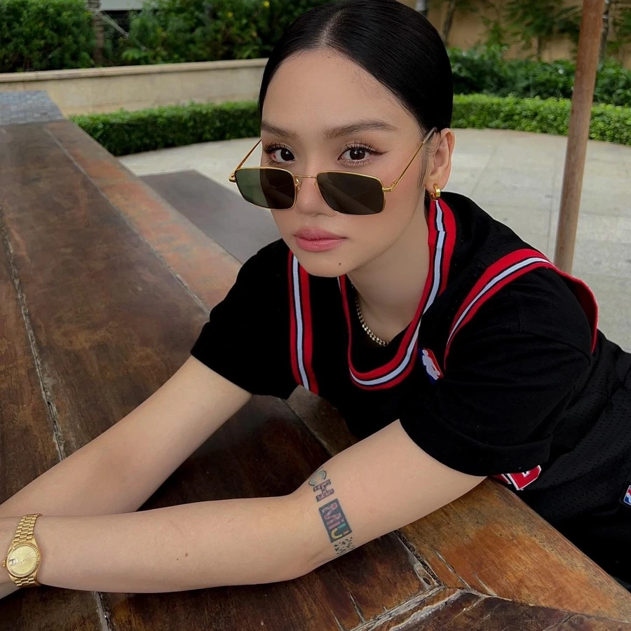 Bài hát về mẹ anh bắt chia tay mang đến một thông điệp ý nghĩa về tình cảm gia đình.