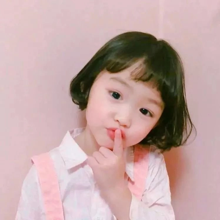 Meme bú mỏ tạo ra những khoảnh khắc thú vị với hành động bú mỏ trong những tình huống hài hước.