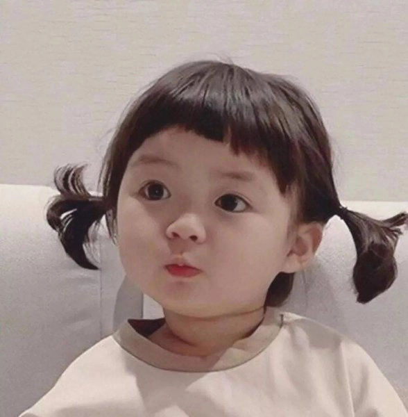 Meme vịt cầm dao là tình huống gây bất ngờ với hình ảnh vịt trong các tình huống hài hước.