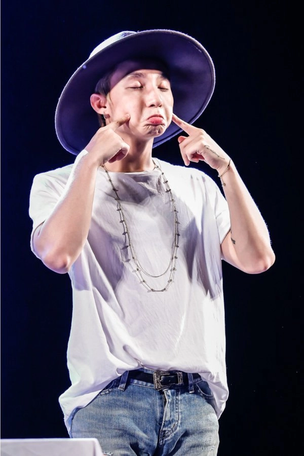 Em bé meme là những khoảnh khắc dễ thương của các em bé, gây cười với biểu cảm đáng yêu.