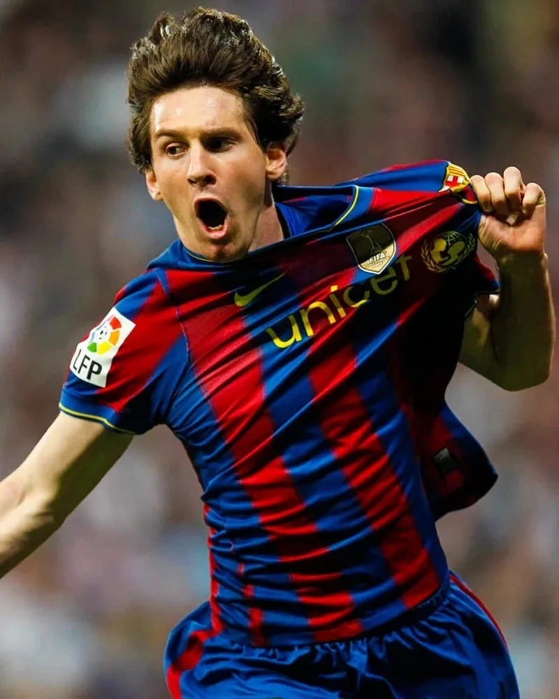 Messi ronaldo meme là những hình ảnh hài hước về cuộc chiến giữa Messi và Ronaldo.