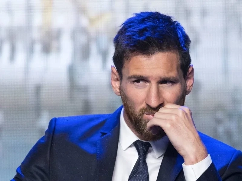 Messi and ronaldo meme chế ảnh về sự bất đồng giữa hai cầu thủ nổi tiếng.