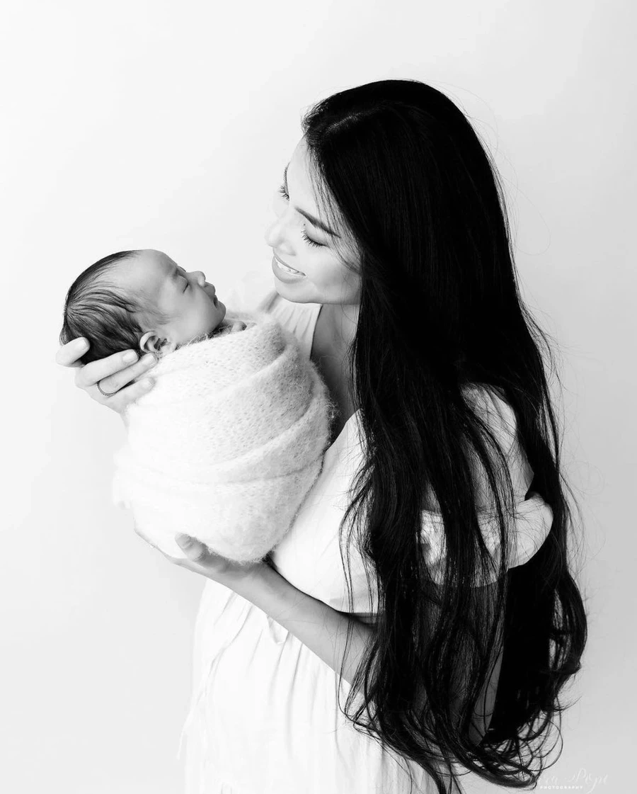 Phạm Hương Lan Khuê là một trong những cặp đôi nổi bật trong làng sắc đẹp.