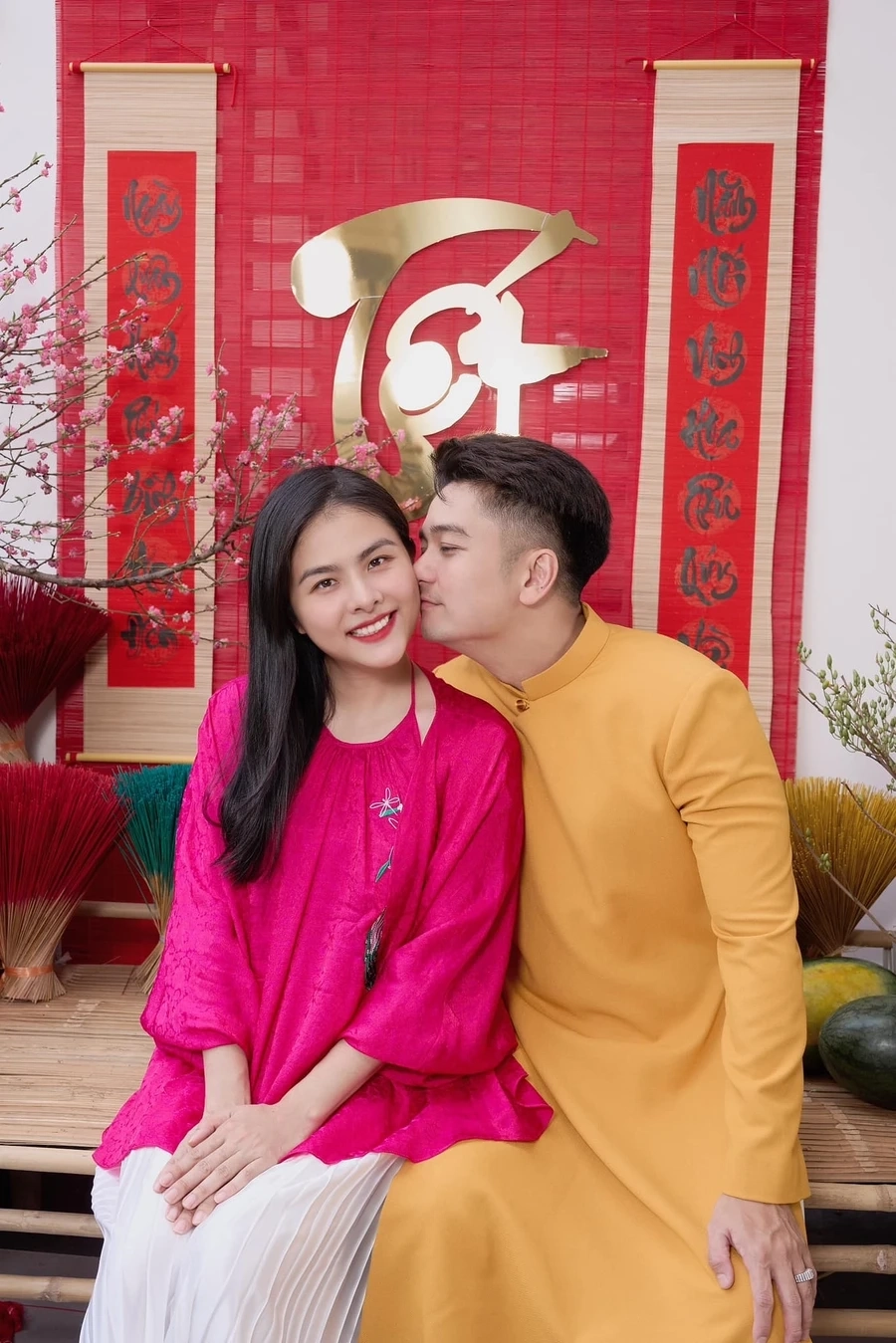 Trang và Vân là cặp đôi luôn gây ấn tượng với tình bạn thân thiết trong showbiz.