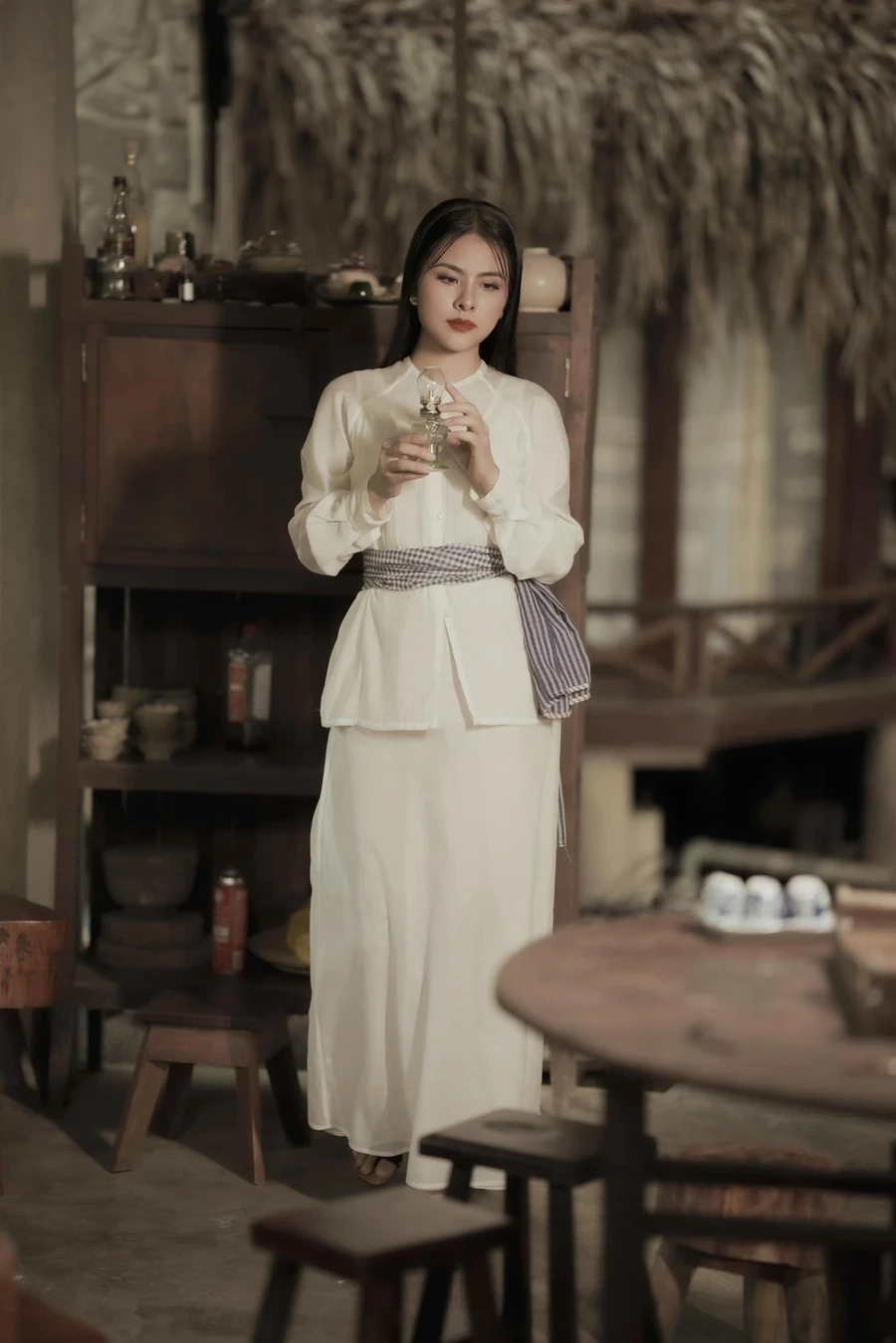 Theo dõi Facebook Vân Trang để cập nhật những khoảnh khắc mới nhất trong cuộc sống cô.