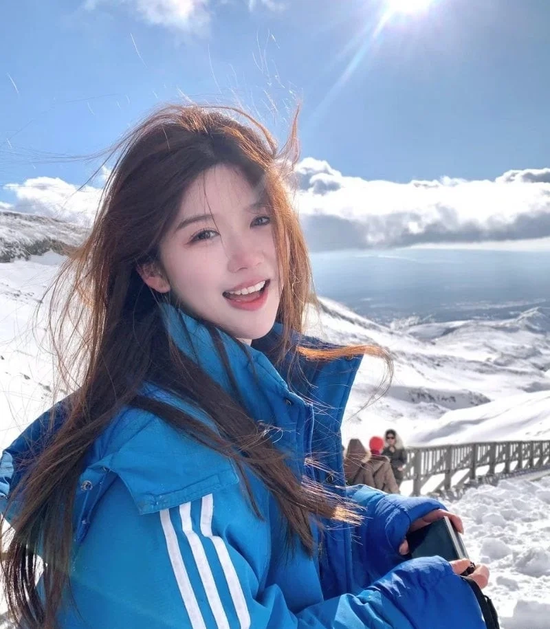 Ảnh đại diện ngầu cho nữ, phong cách mạnh mẽ và cá tính