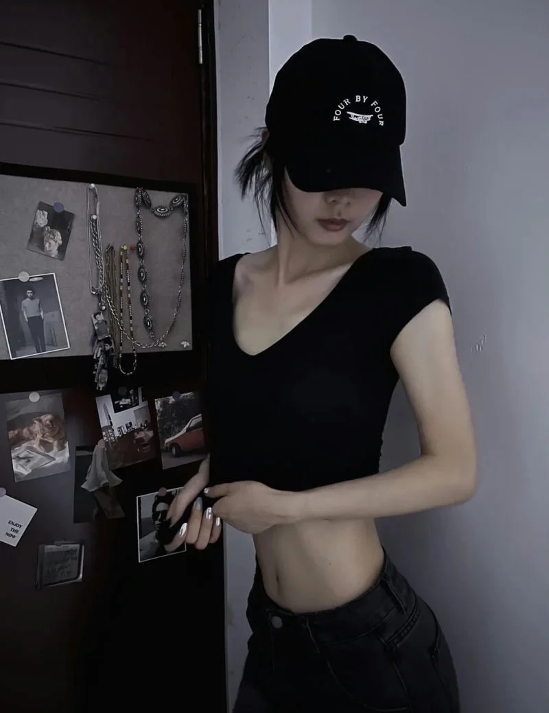 Hình nền đẹp cute ngầu nữ cá tính và cuốn hút