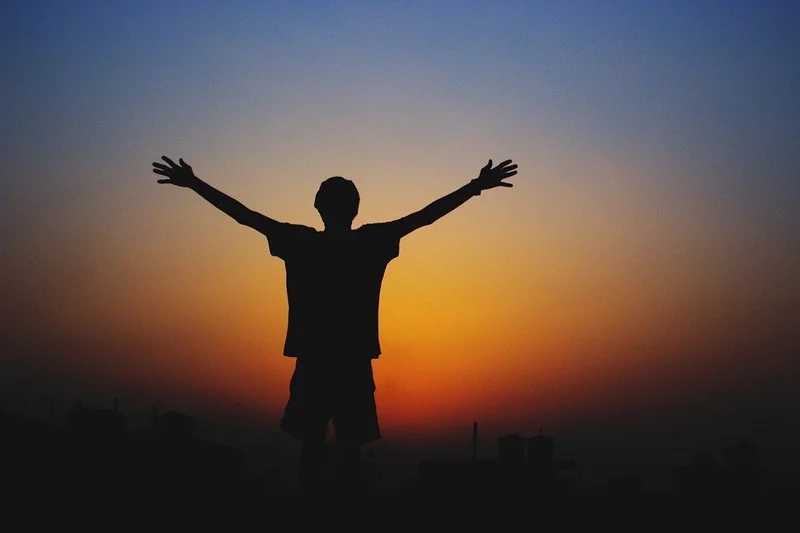 Lấy ảnh đại diện facebook đẹp, nổi bật giữa đám đông