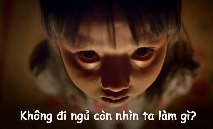 Khi mắt díp lại nhưng vẫn muốn lướt web, xem ngay buồn ngủ quá meme