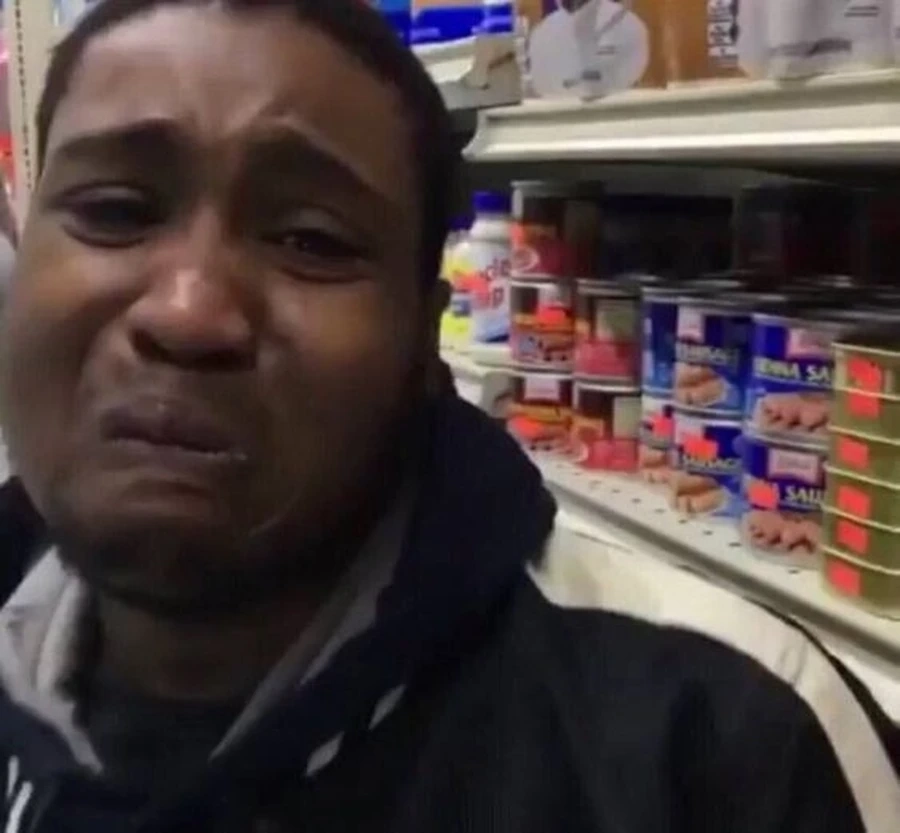 Khoảnh khắc hài hước từ meme chị da đen tóc ngắn khiến ai cũng thích thú