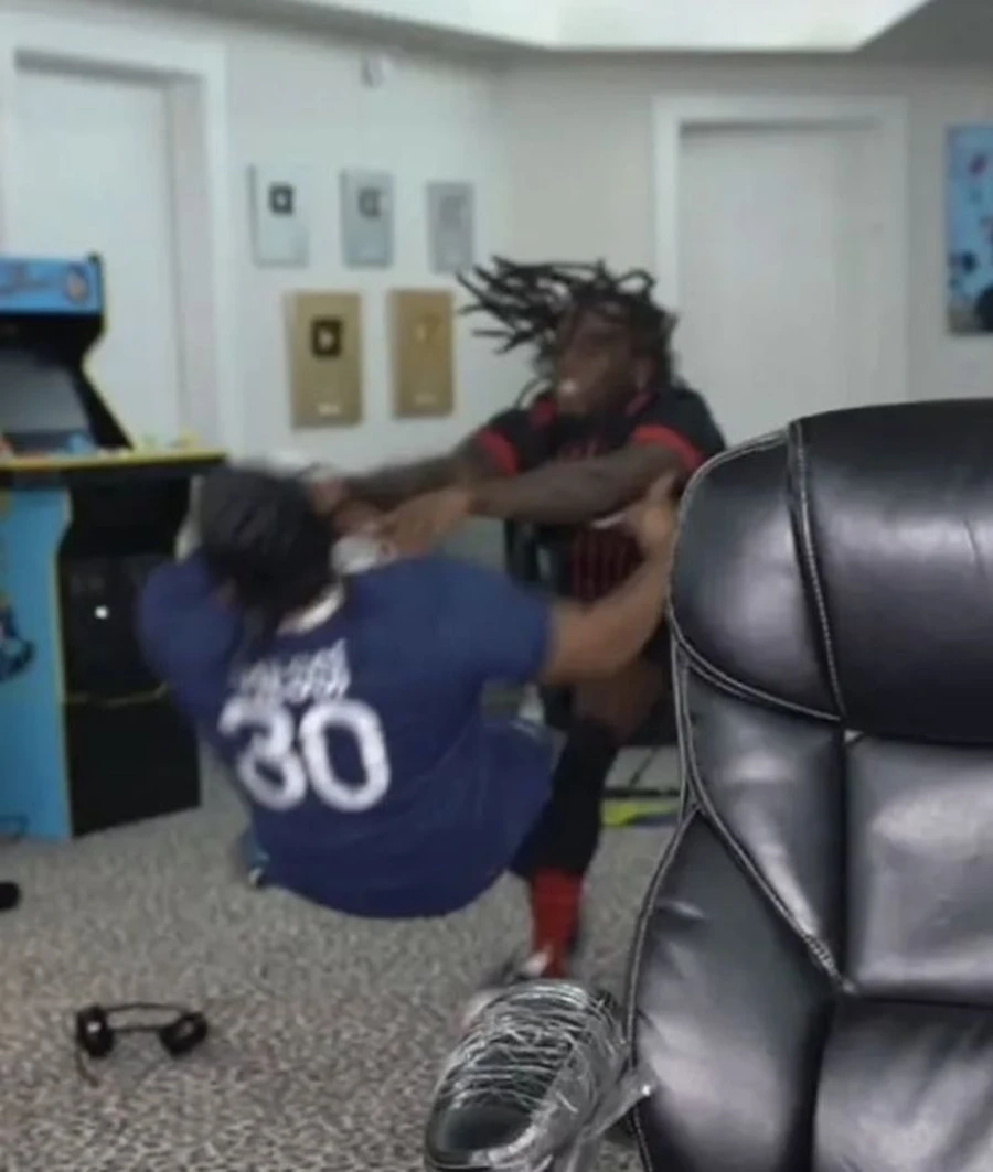 Khoảnh khắc sốc của meme hoảng hốt anh da đen tạo nên nhiều trào lưu