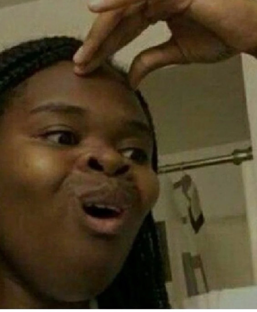 Hình ảnh meme anh da đen hoảng hốt thể hiện cú sốc không thể tin được