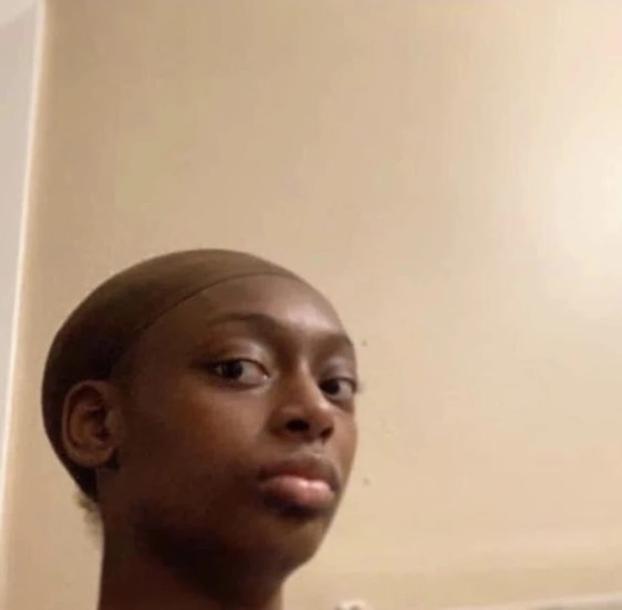 Biểu cảm độc đáo trong meme anh da đen nhăn mặt khiến ai cũng thích thú