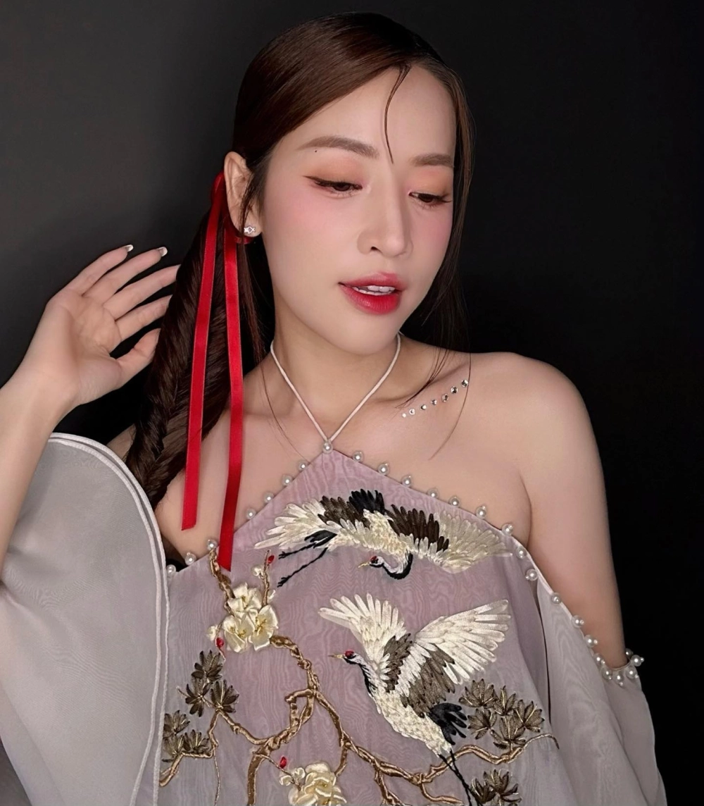 Ảnh gái xinh 4K sắc nét chất lượng cao