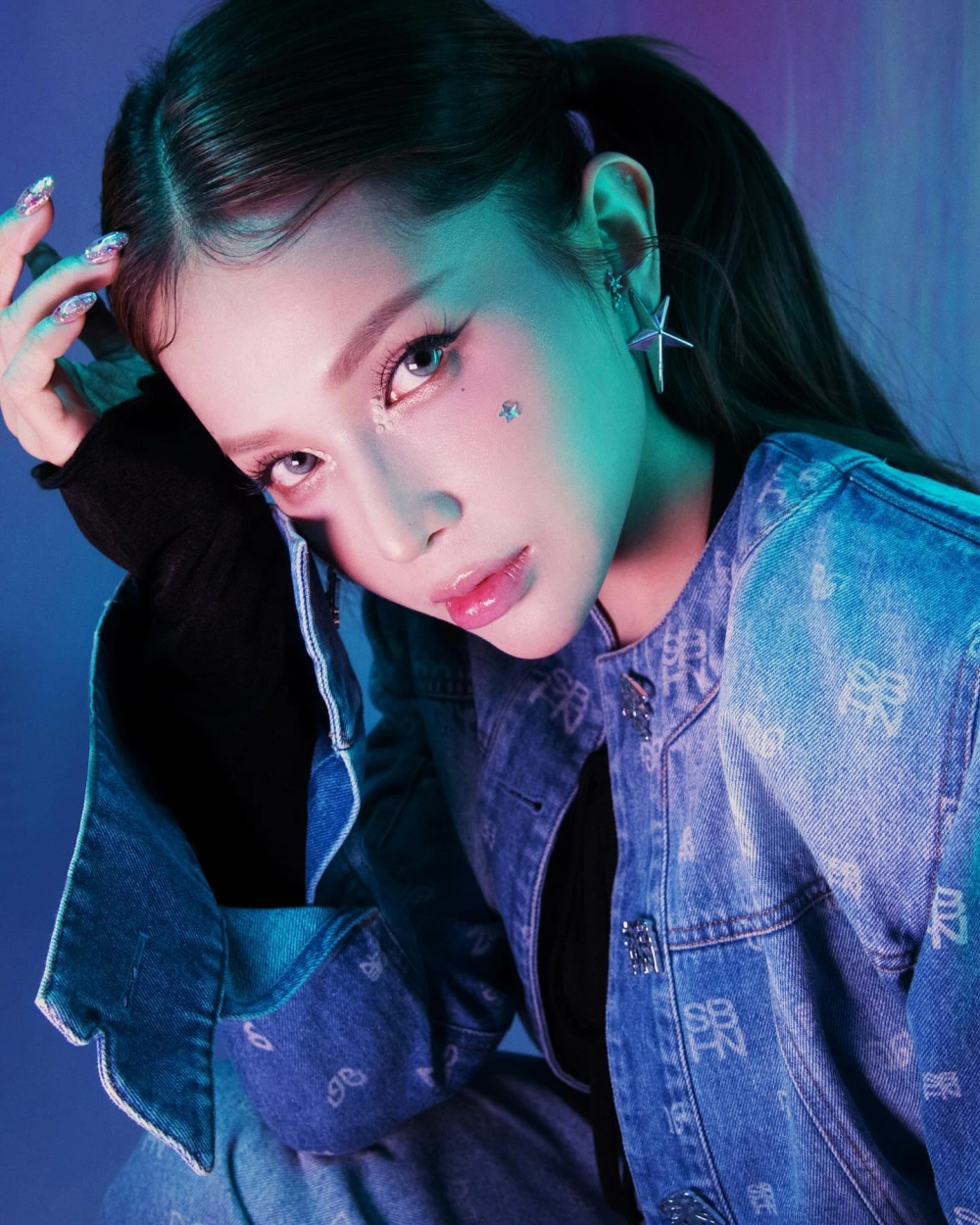 Avatar gái phong cách nhẹ nhàng hợp dùng mạng xã hội