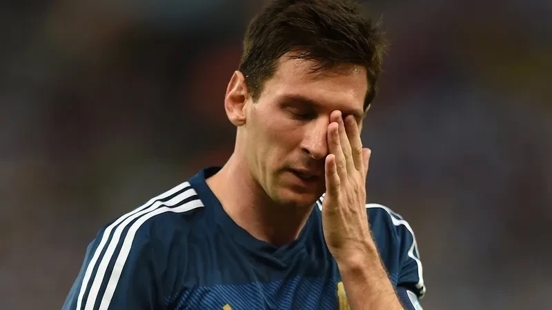 Cara messi meme với nét mặt lạnh lùng đầy cuốn hút