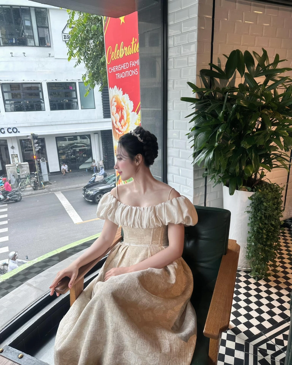 Cô gái xinh đẹp nhất thế giới đầy thần thái.