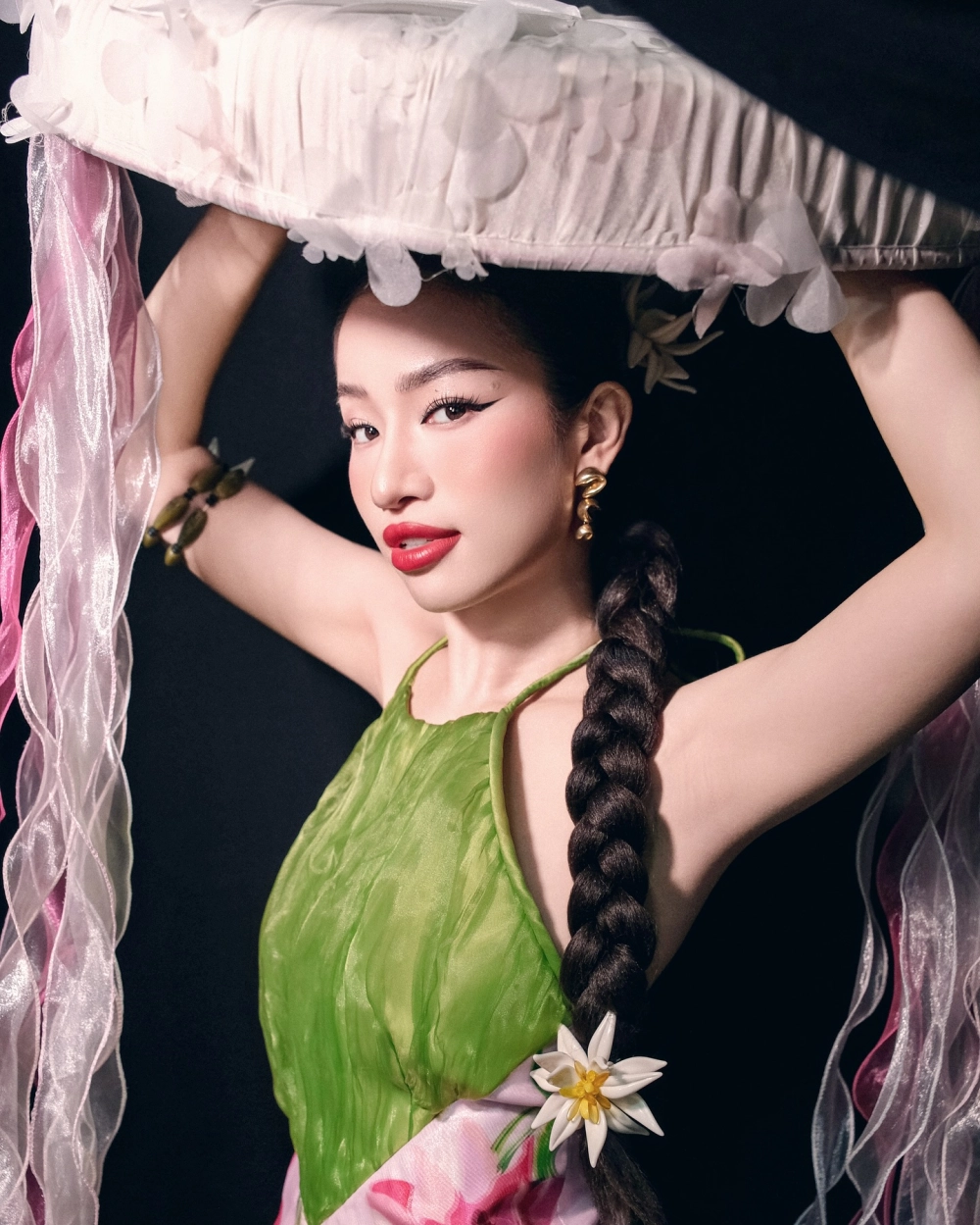 Cô gái xinh đẹp Hàn Quốc nổi bật.