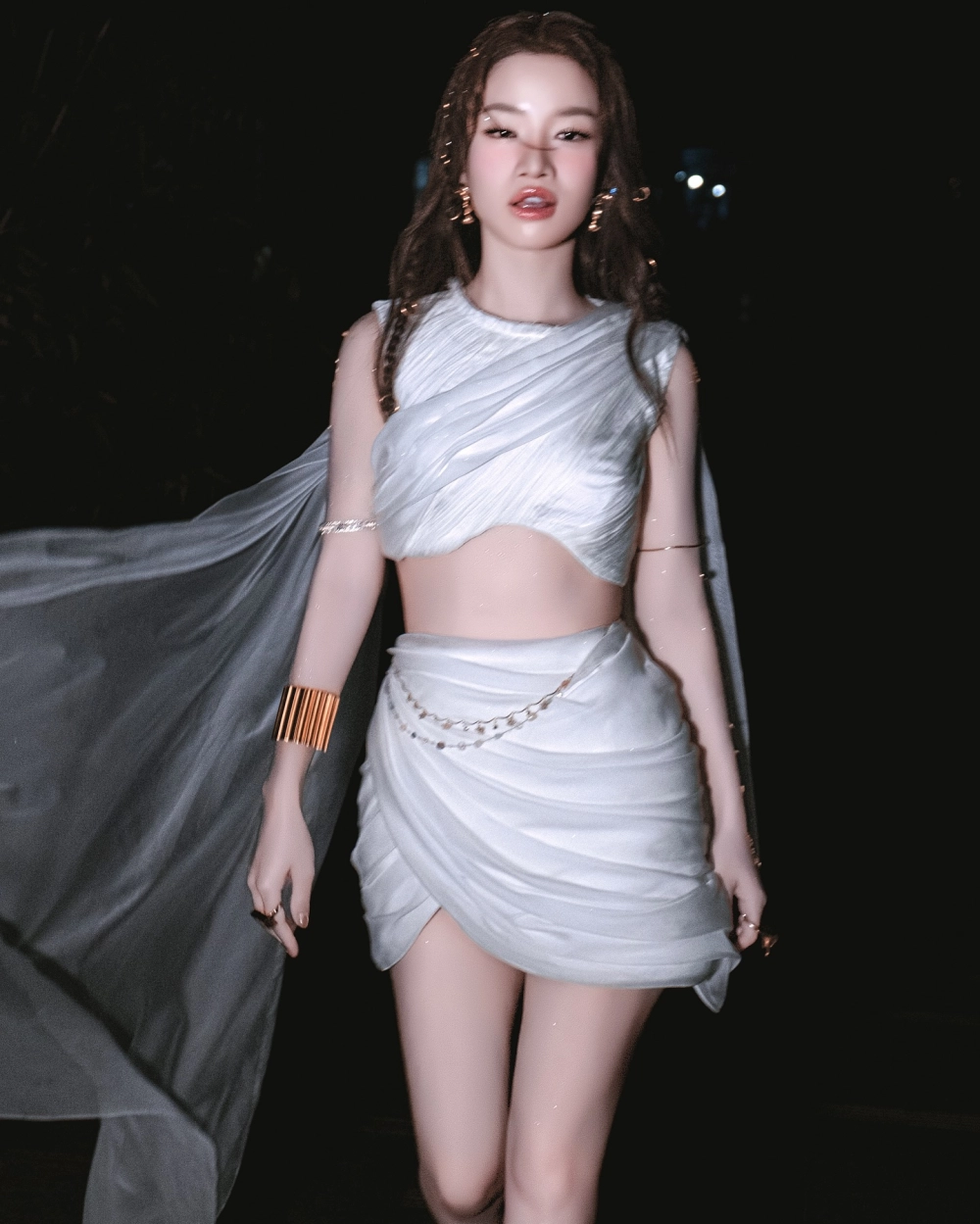 Cô gái đẹp cuốn hút.