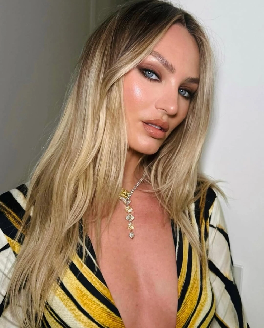 Thông tin chi tiết về candice swanepoel height và các chỉ số hình thể cực chuẩn.