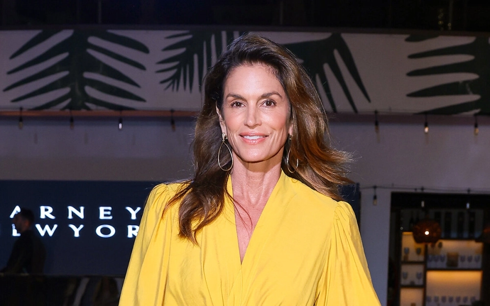 Sự mặn mà và đẳng cấp của siêu mẫu huyền thoại luôn tỏa sáng ở mọi Cindy Crawford âge.