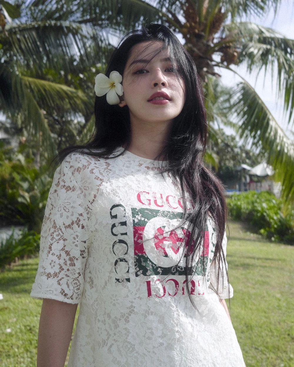 Phong cách thời trang hiện đại và cá tính hiện rõ qua ảnh gái xinh 2k5.