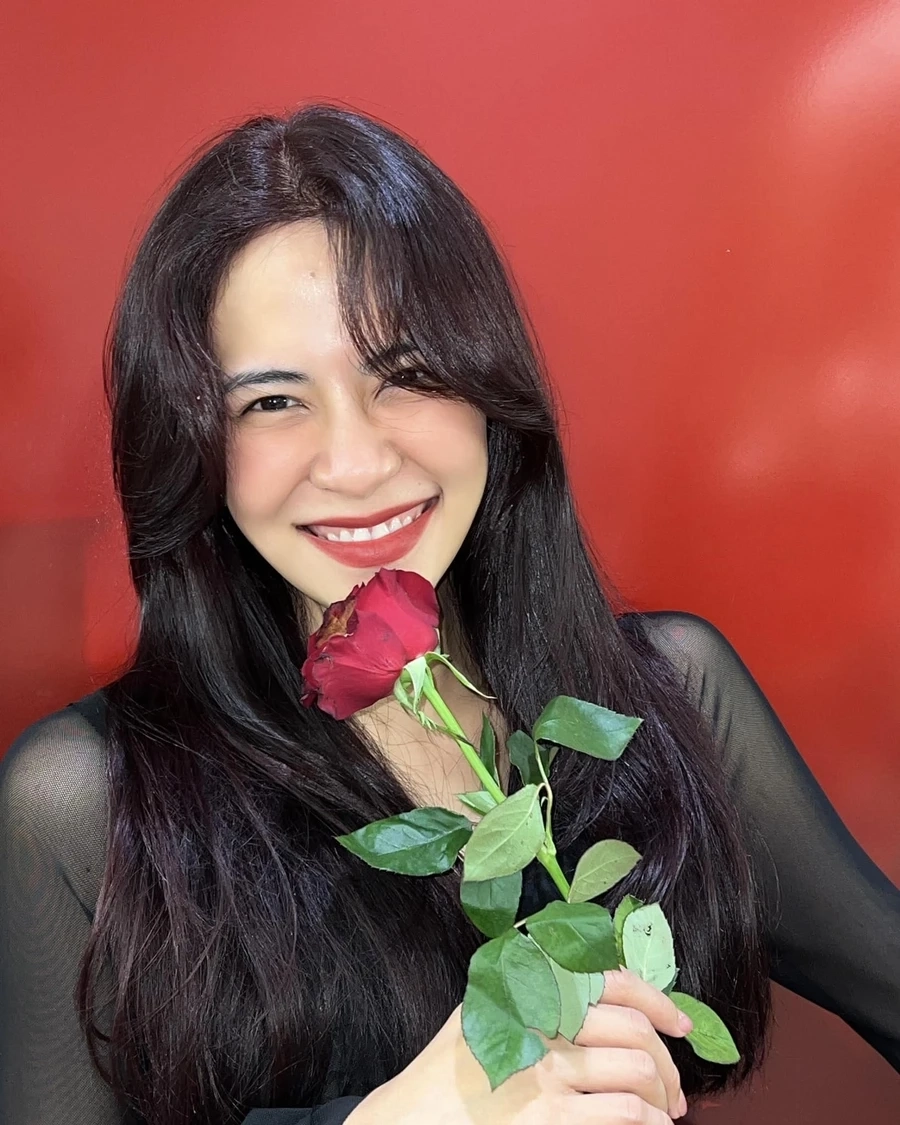 Sự hồn nhiên và tươi tắn tỏa sáng trong từng tấm ảnh gái đẹp cute.