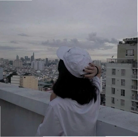 Avatar cô gái với trang phục ấn tượng