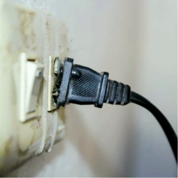 Các loại ổ cắm điện hiện đại được lắp đặt an toàn trên tường