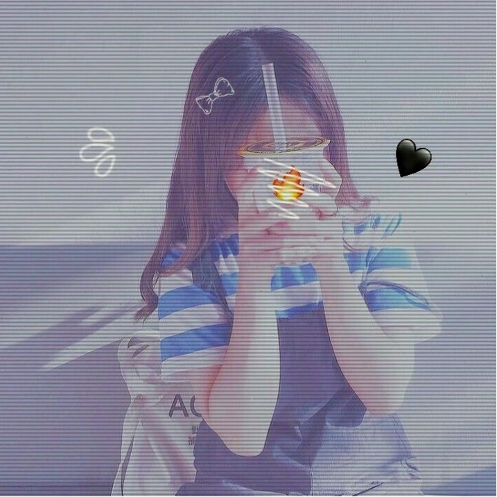 Cô gái trẻ với mái tóc dài và nụ cười tươi tắn, phù hợp làm avatar người thật