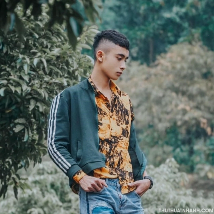 Hình ảnh avatar nam diện trai, nở nụ cười nhẹ