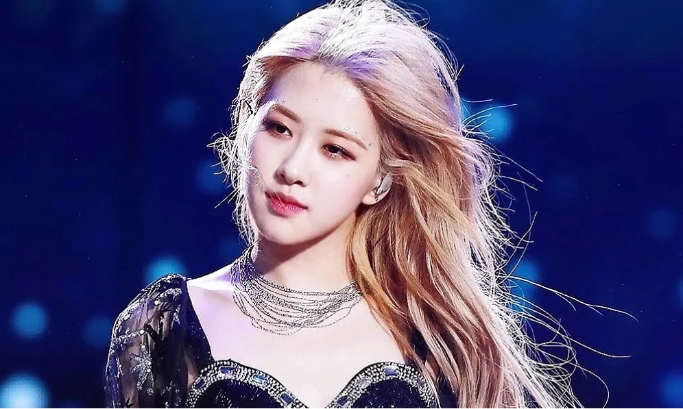 Nữ ca sĩ Rose xinh đẹp