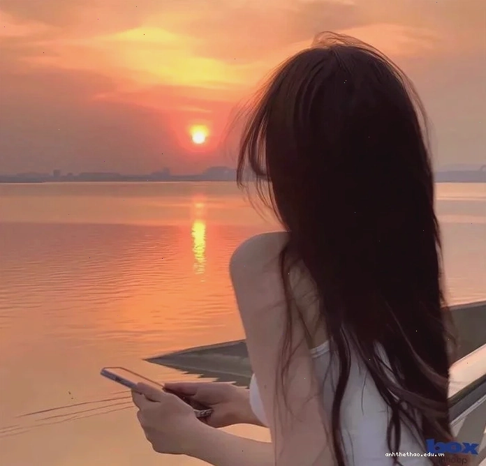Tranh vẽ nữ anime buồn theo phong cách lofi