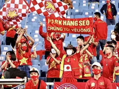 119+ ảnh cổ động viên sân Mỹ Đình cực sôi động 