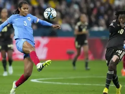 Bộ sử tập ảnh đẹp nhất của Wendie Renard trên sân cỏ