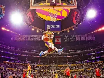 Những khoảnh khắc đáng nhớ trong trận đấu NBA qua hình ảnh
